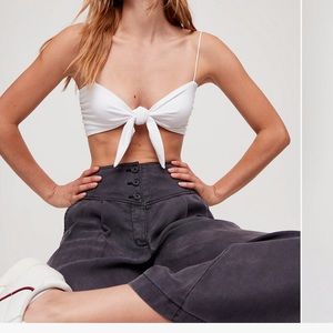Aritzia Toe front Bra top